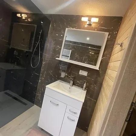 Apartment Apartman Tricia-Helpa *