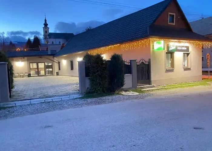 Tricia-ebiky-jedlo A Pit-centrum